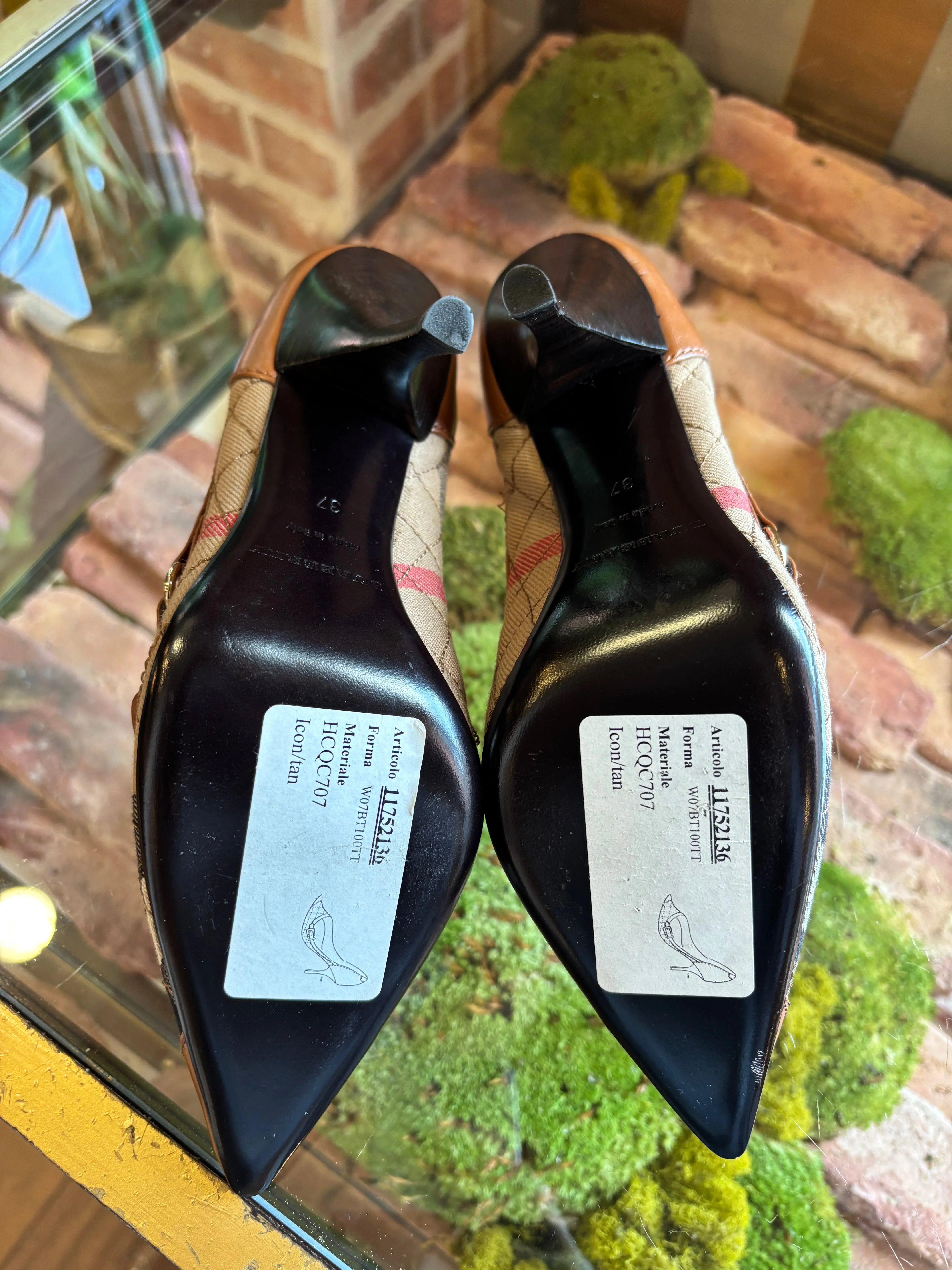 BURBERRY Brown House Check Canvas Pumps