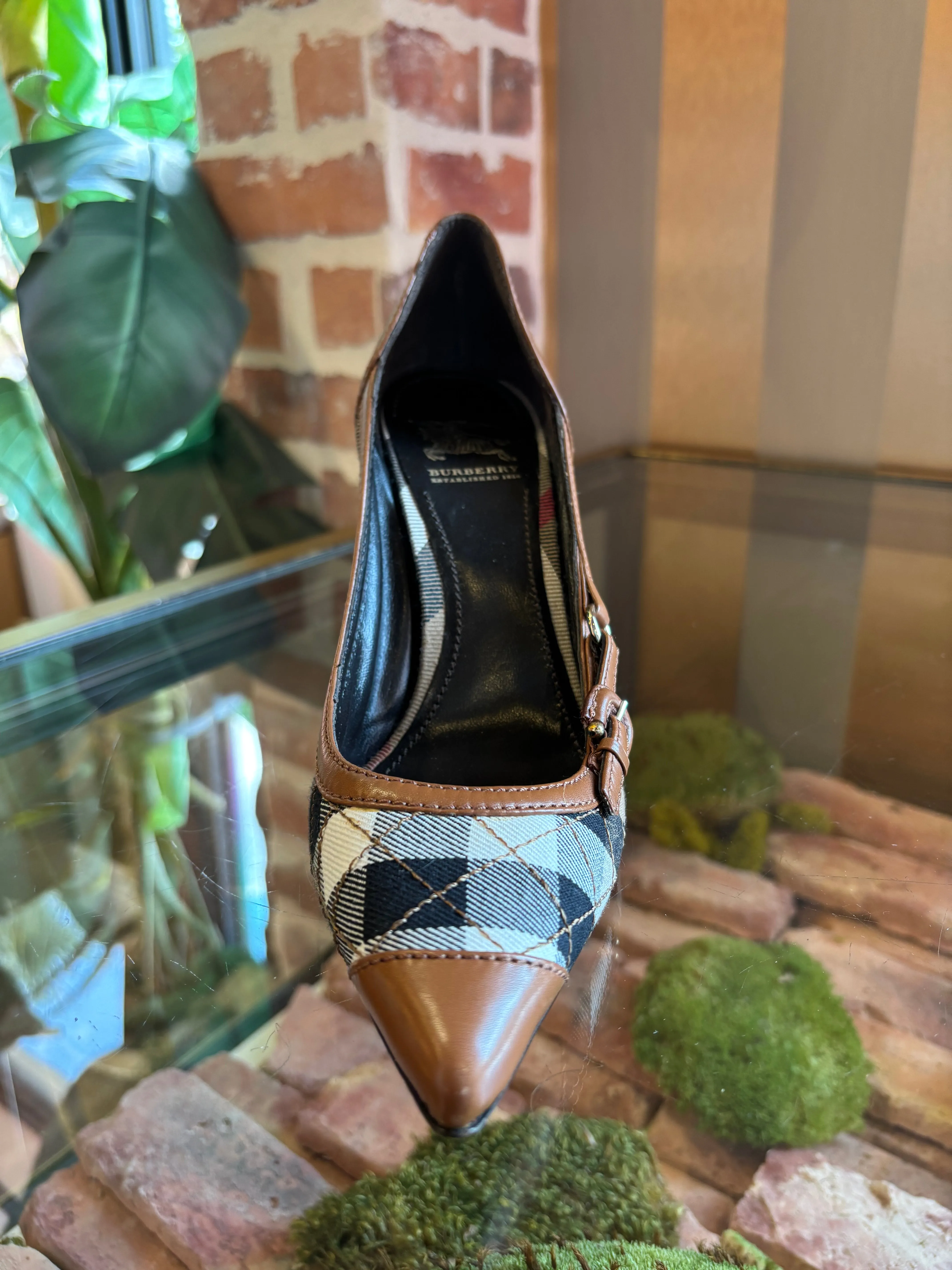 BURBERRY Brown House Check Canvas Pumps