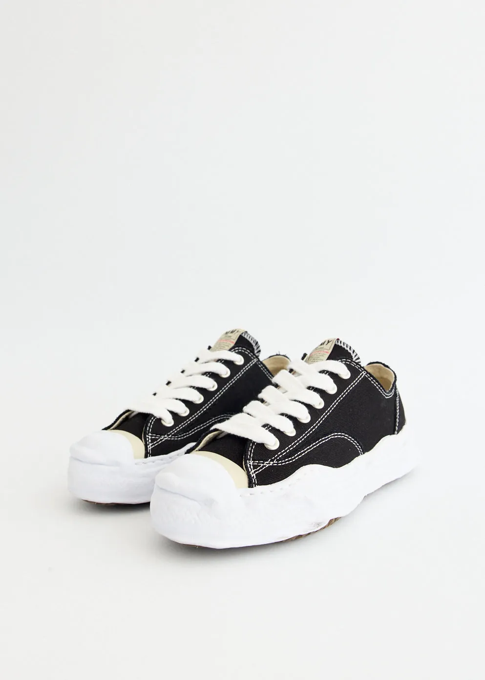 Hank Low Top Sneakers