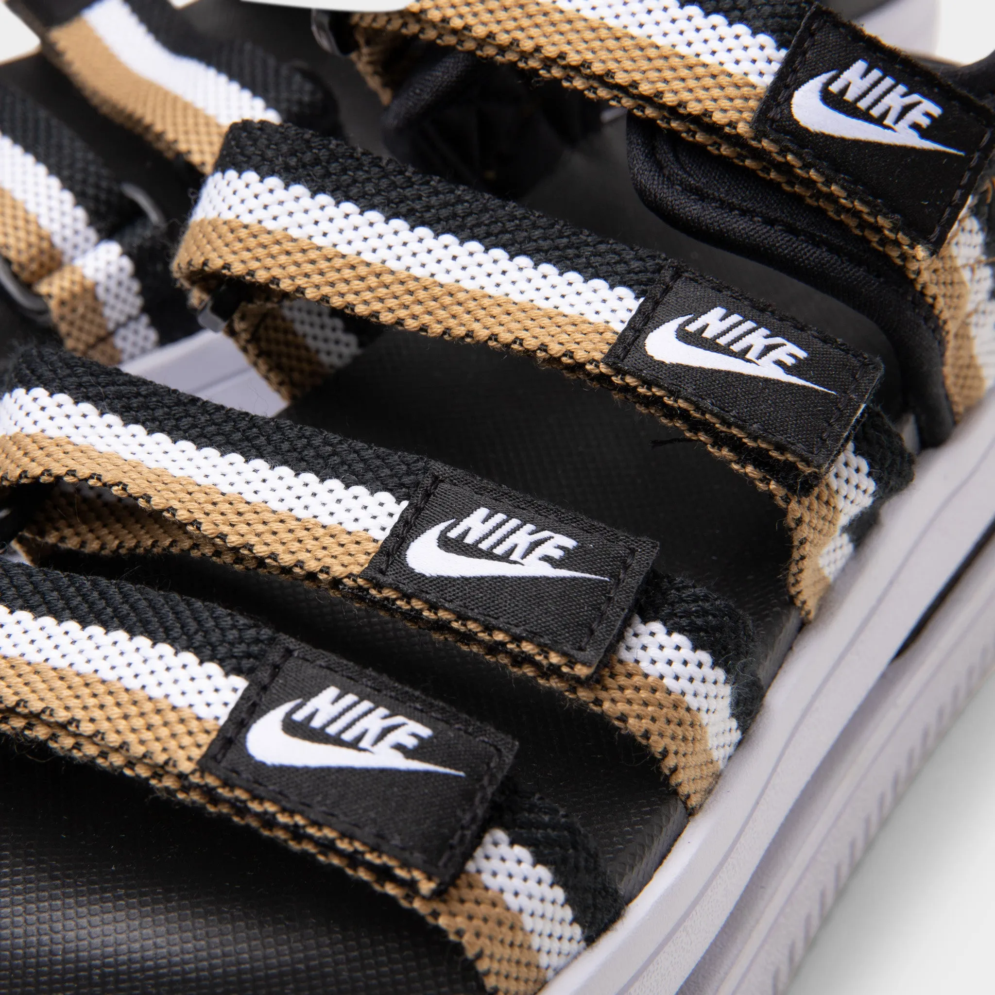 Nike Women's Icon Classic Black / Metallic Gold - White