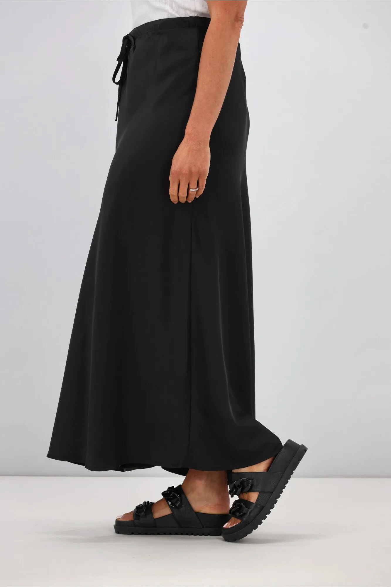 Shine On Label Hazel Satin Midi Skirt Black