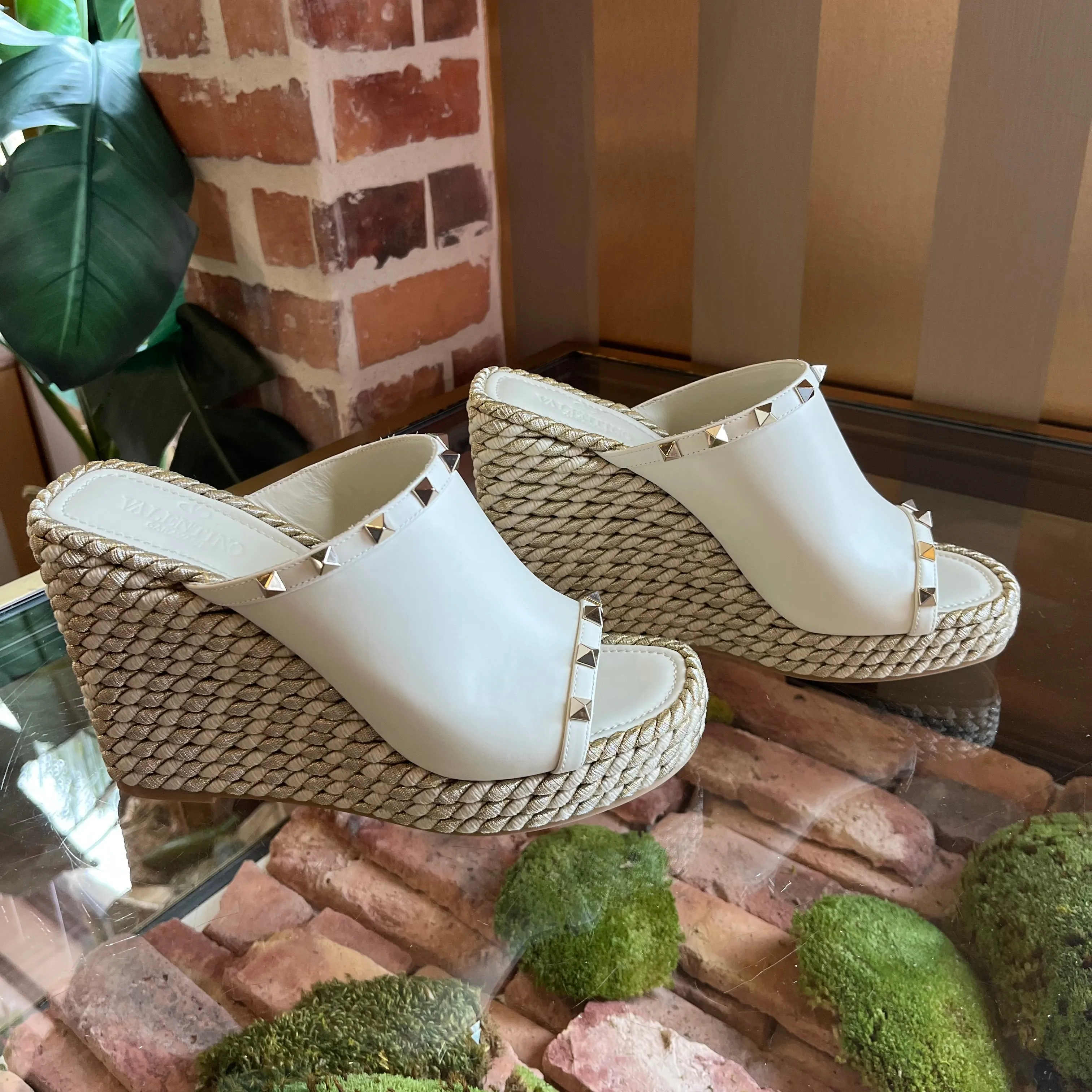 VALENTINO Rockstud Accents White Leather Espadrilles SZ 40