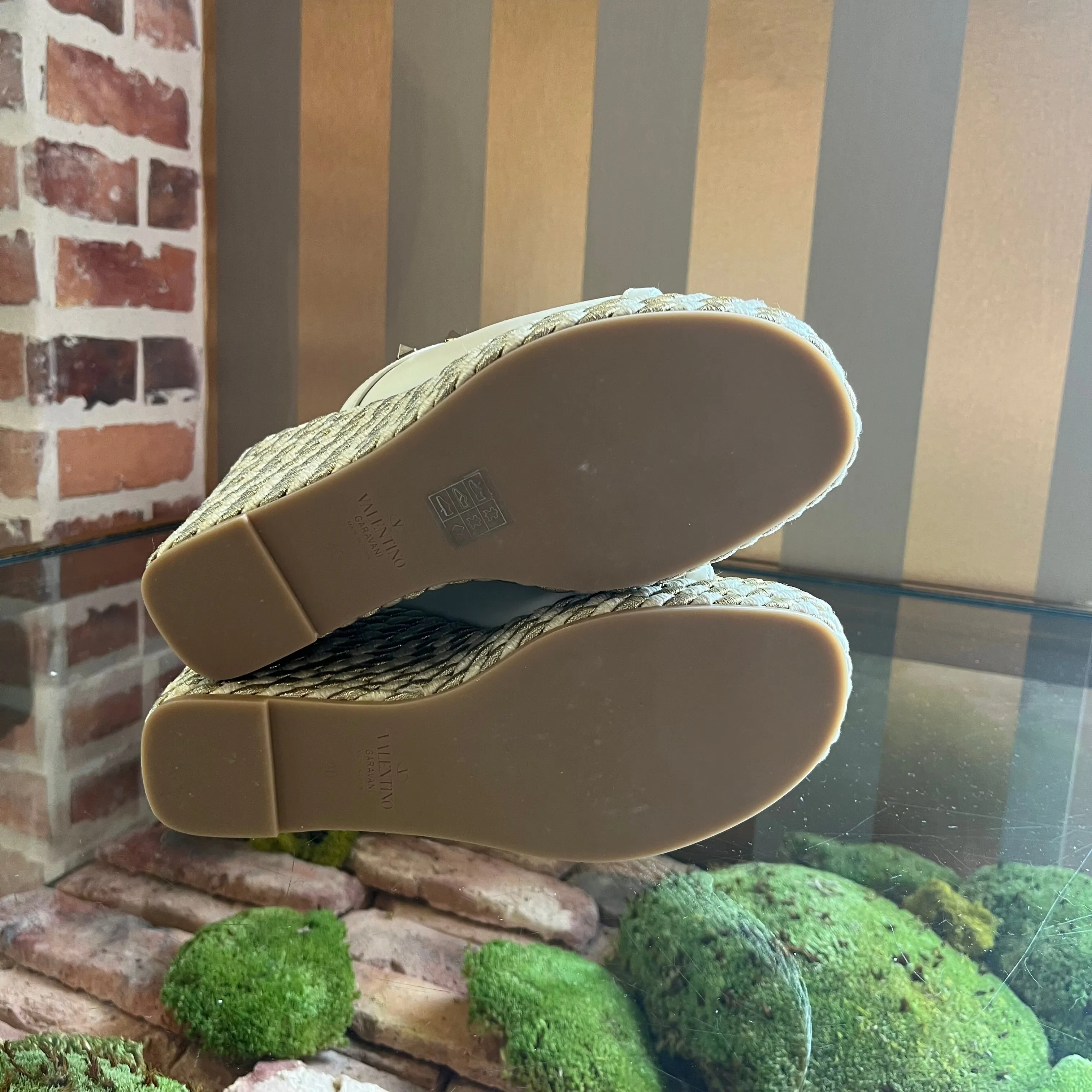 VALENTINO Rockstud Accents White Leather Espadrilles SZ 40