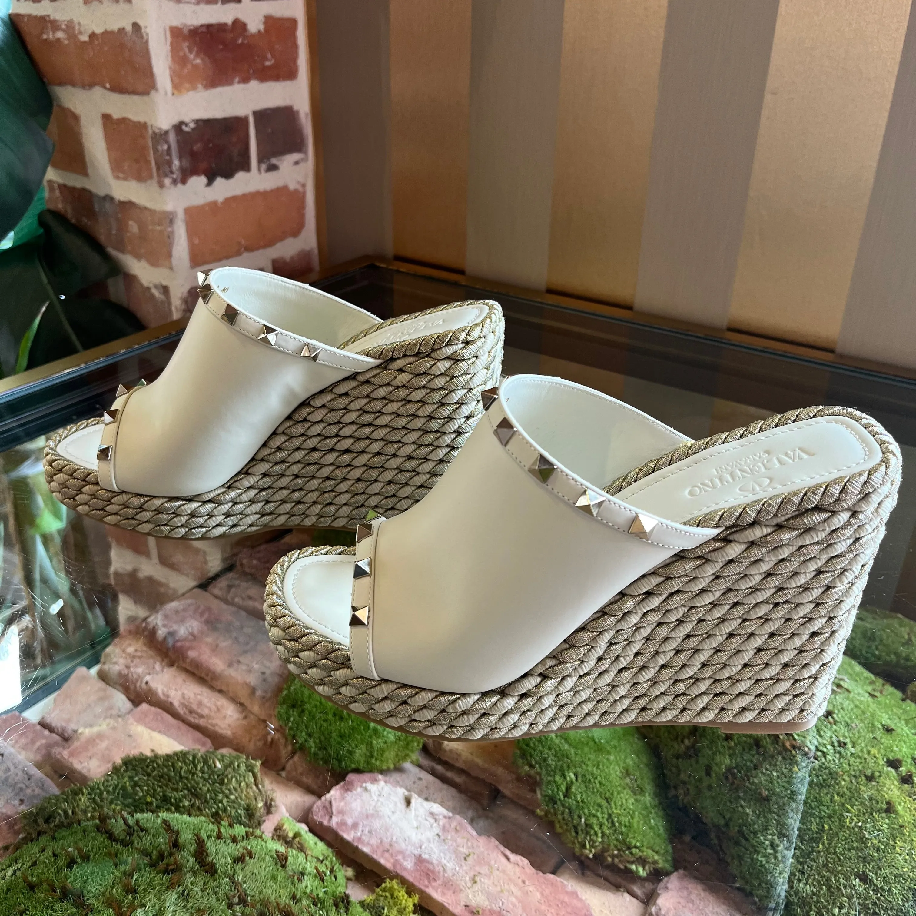 VALENTINO Rockstud Accents White Leather Espadrilles SZ 40